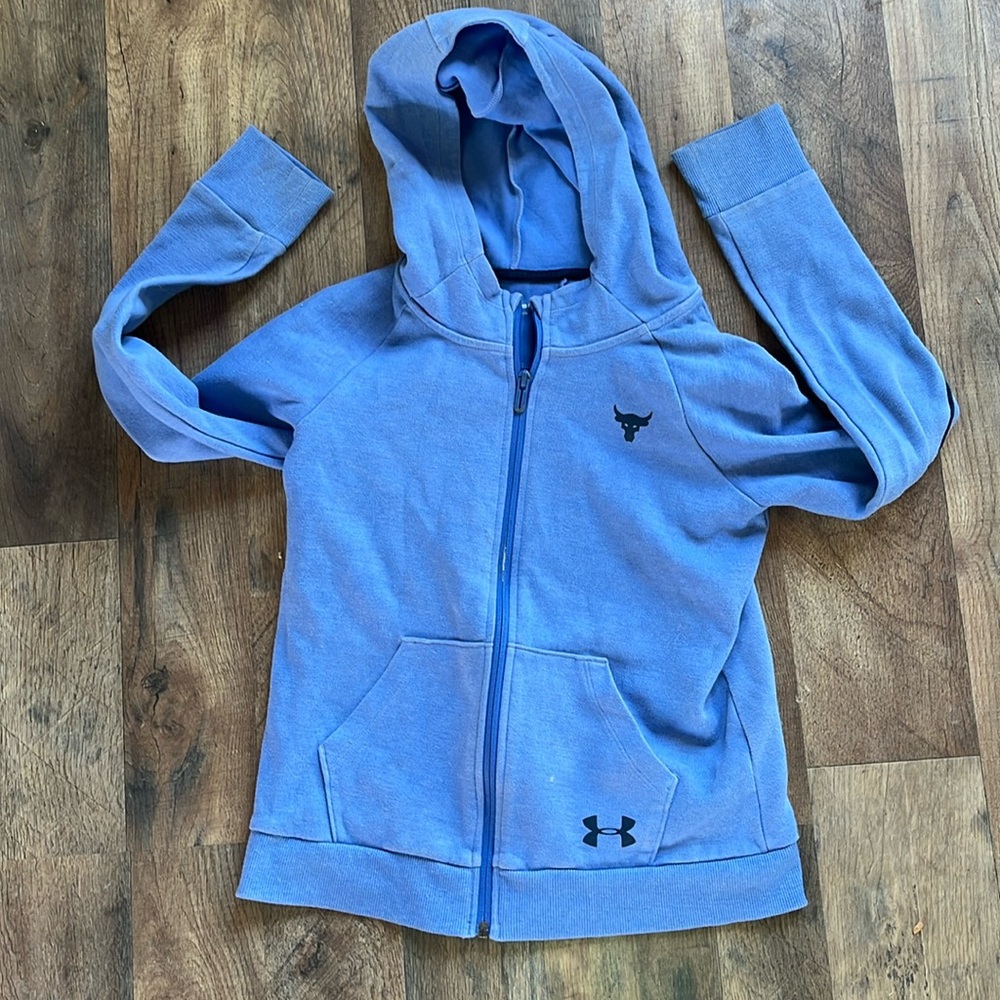 4/$20🥳 Under Armor girls zip up hoodie size M